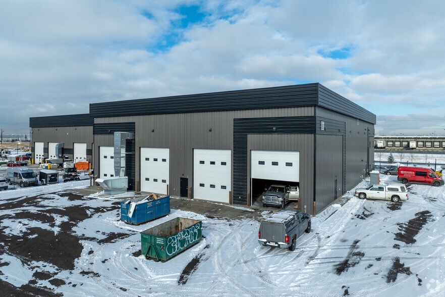 285199 Wrangler Av, Calgary, AB for lease - Building Photo - Image 2 of 3