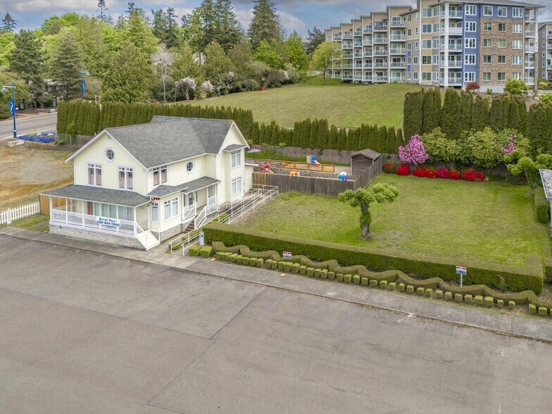 21616 7th Pl S, Seattle, WA à vendre - Photo du bâtiment - Image 3 de 5