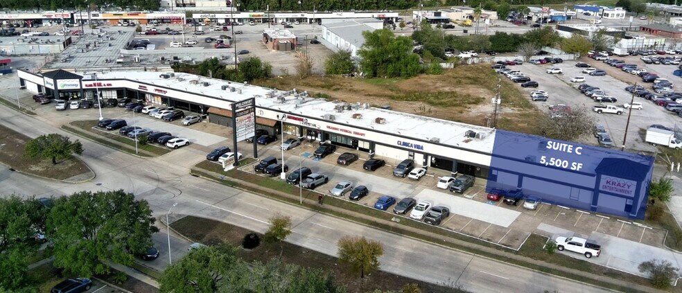 11555 S Wilcrest Dr, Houston, TX à louer - Photo du bâtiment - Image 2 de 8