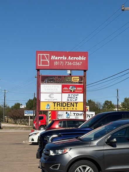 1612 Weatherford Hwy, Granbury, TX for lease - Building Photo - Image 2 of 6