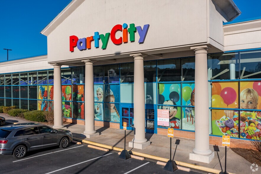 7011 North Point Pky, Alpharetta, GA for lease - Building Photo - Image 2 of 5