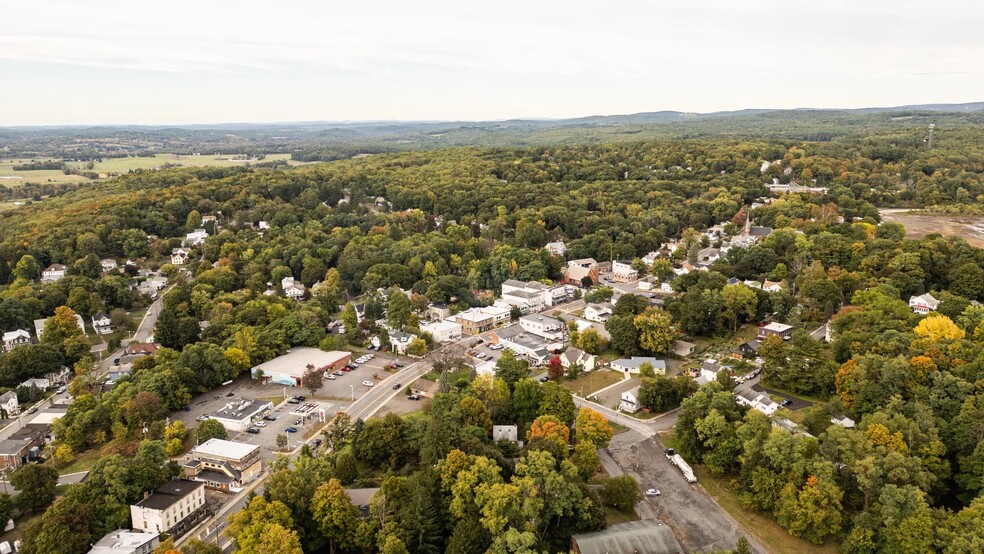 Philmont Heritage Portfolio portfolio of 9 properties for sale on LoopNet.ca - Building Photo - Image 3 of 23