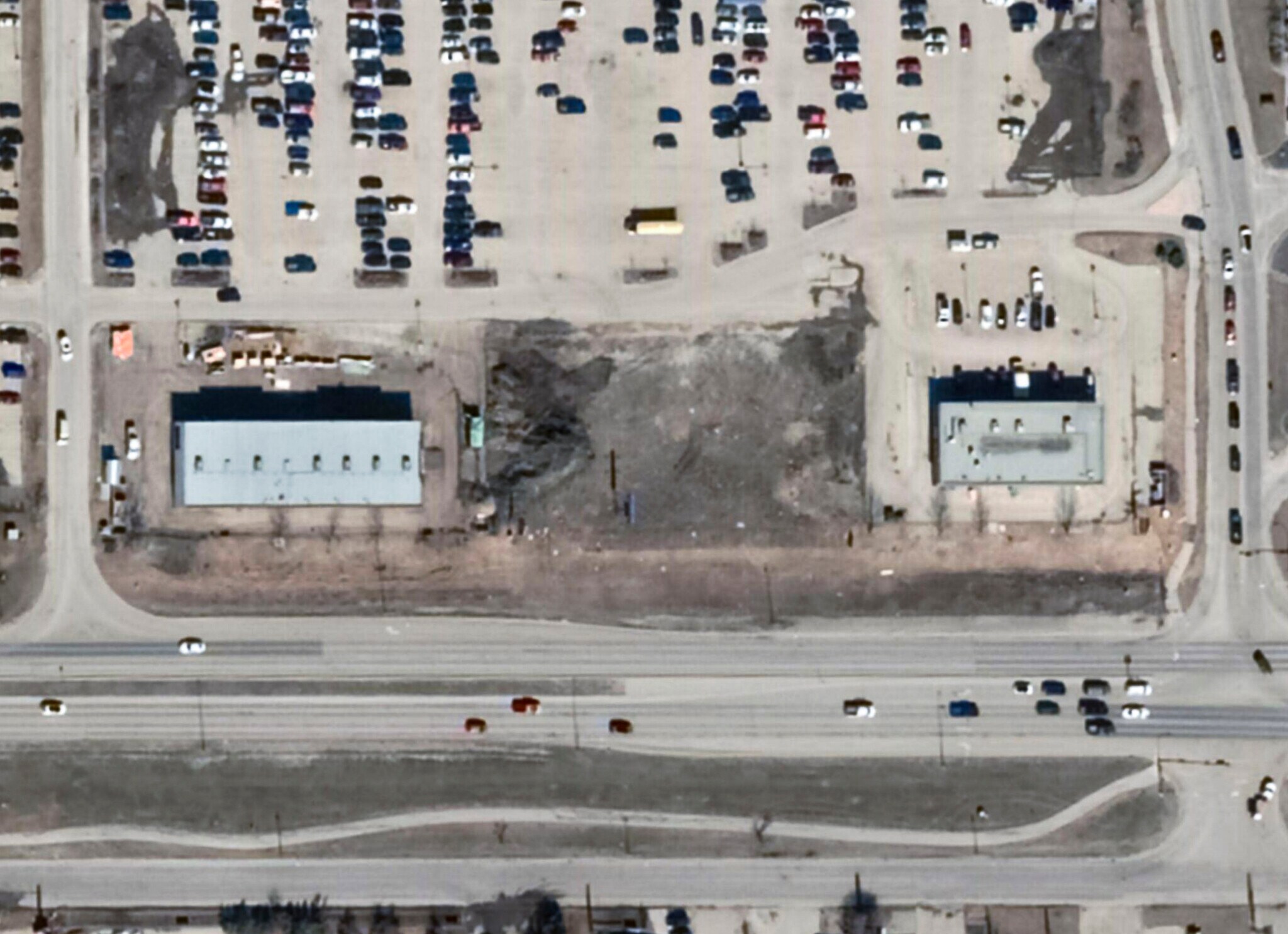 11020 100 Ave, Grande Prairie, AB for lease Primary Photo- Image 1 of 11