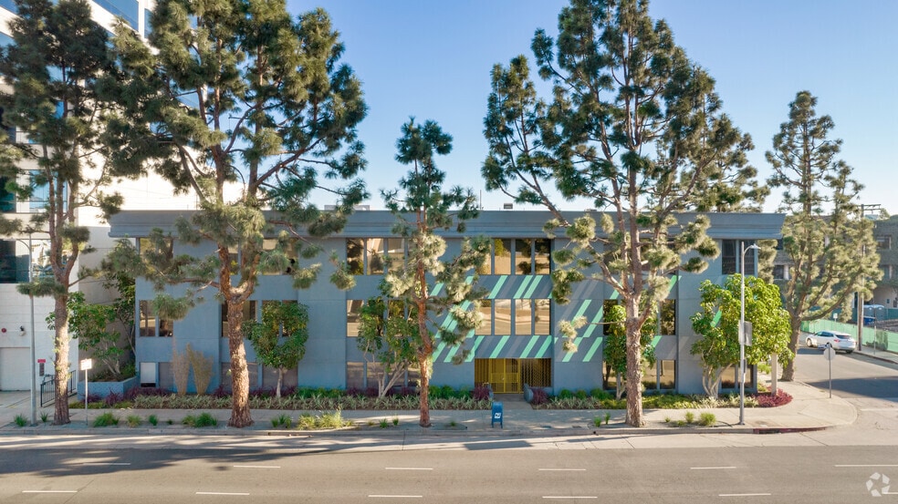 11340 W Olympic Blvd, Los Angeles, CA à louer - Photo du bâtiment - Image 2 de 28