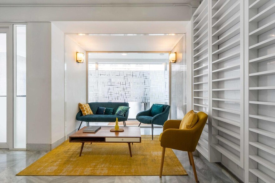 191-195 Avenue Charles De Gaulle, Neuilly-sur-Seine for lease - Interior Photo - Image 2 of 32