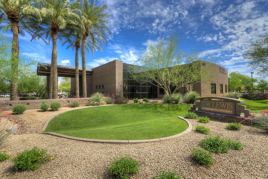 858 W Elliot Rd, Tempe, AZ à louer - Photo du bâtiment - Image 1 de 12