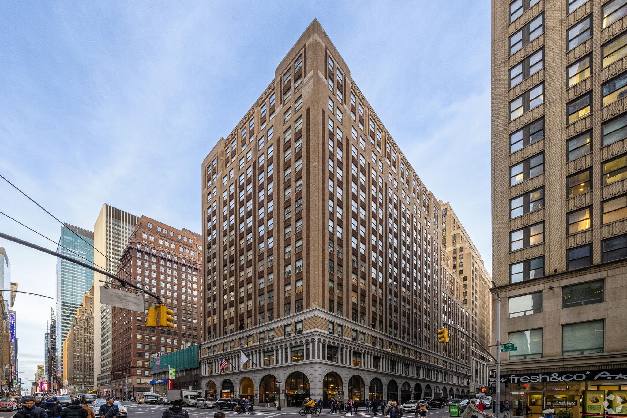 501 Fashion Ave, New York, NY à louer Photo principale- Image 1 de 15