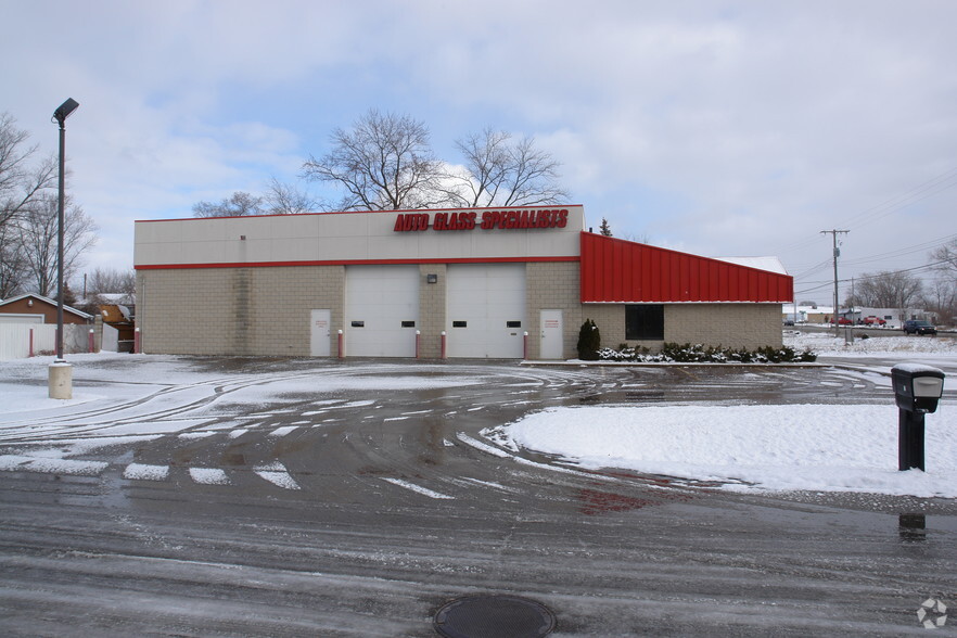 4112 Corunna Rd, Flint, MI for lease - Building Photo - Image 3 of 4