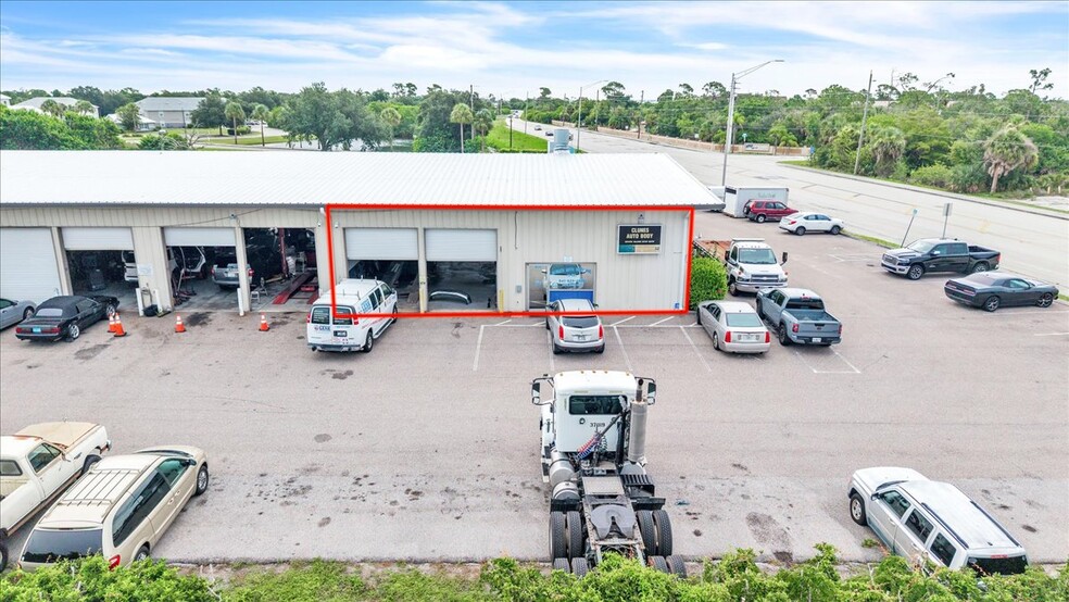 23415 Janice Ave, Port Charlotte, FL for sale - Building Photo - Image 2 of 10