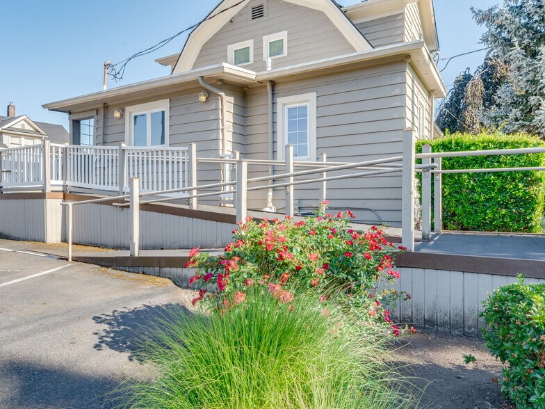 2800 E Evergreen Blvd, Vancouver, WA à louer - Photo du bâtiment - Image 3 de 13