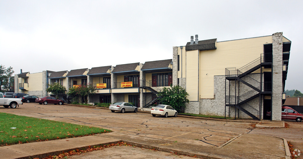 7901 NE 10th St, Midwest City, OK for sale - Primary Photo - Image 1 of 1