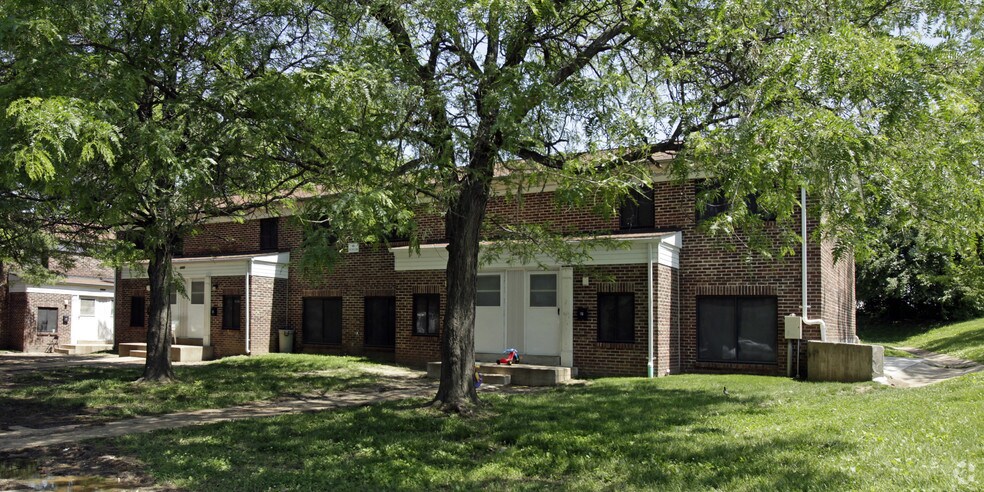 2682-2690 Tyrell Dr, Jennings, MO à vendre - Photo du bâtiment - Image 2 de 2