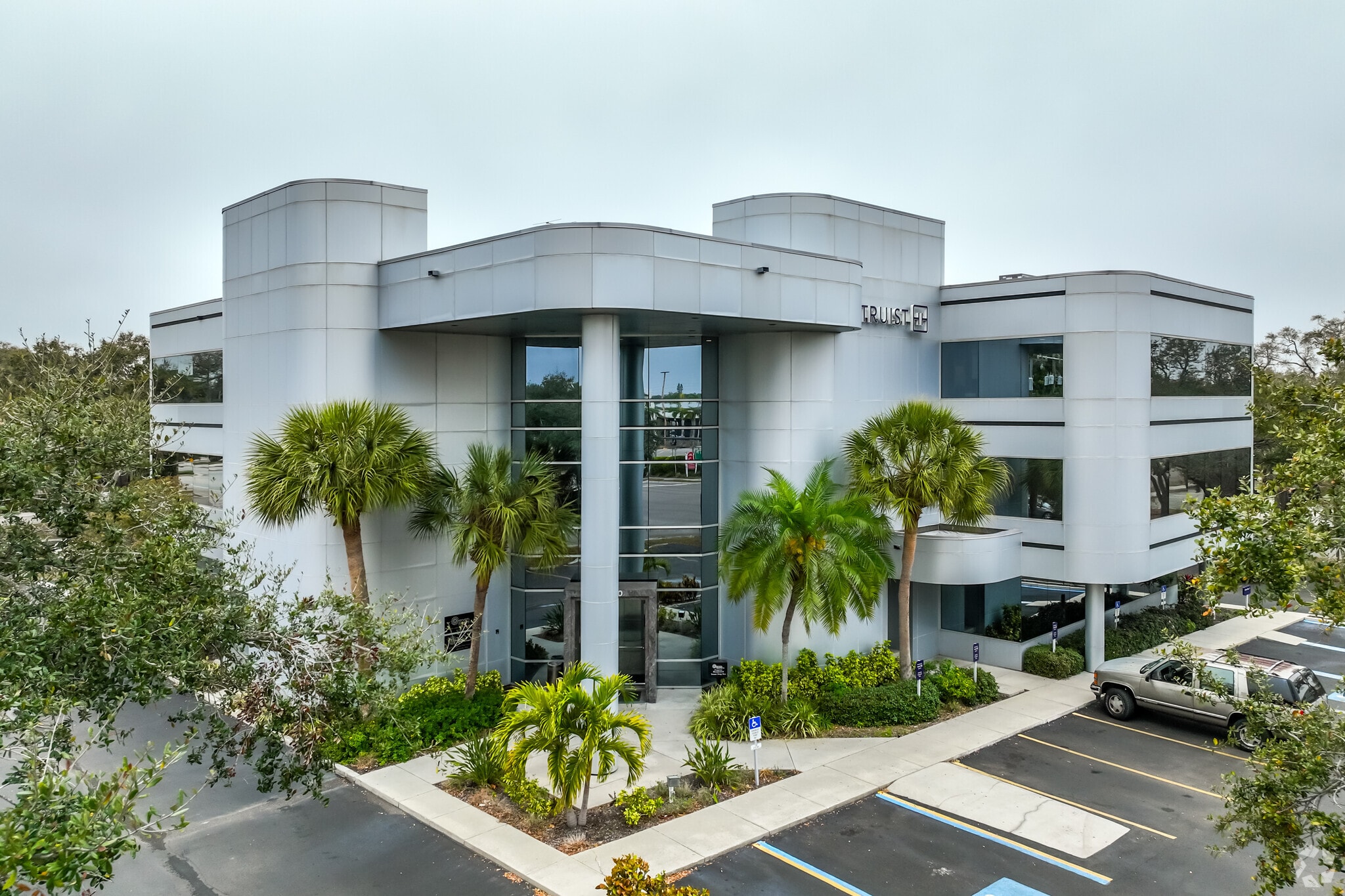 3400 S Tamiami Trl, Sarasota, FL for lease Building Photo- Image 1 of 10