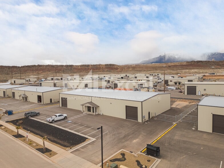 5620 W 860 S, Hurricane, UT à louer - Photo du bâtiment - Image 2 de 5