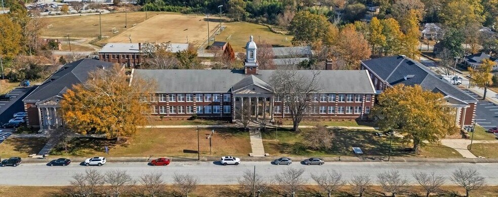 835 S Main St, Greenwood, SC à vendre - Photo du bâtiment - Image 2 de 8