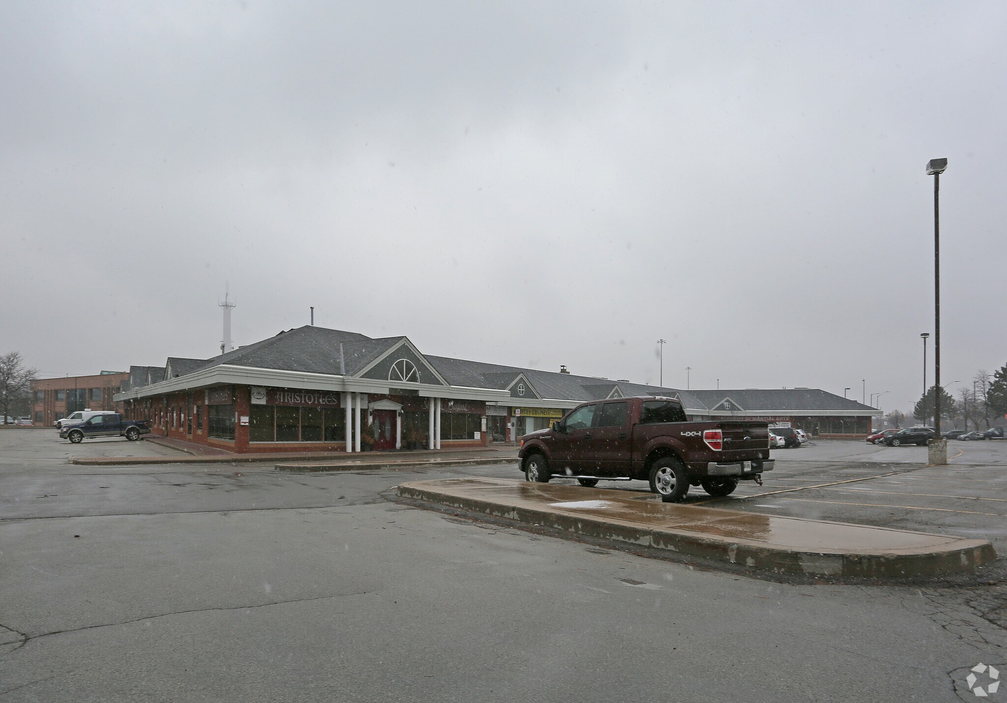 6905 Millcreek Dr, Mississauga, ON à vendre Photo principale- Image 1 de 1