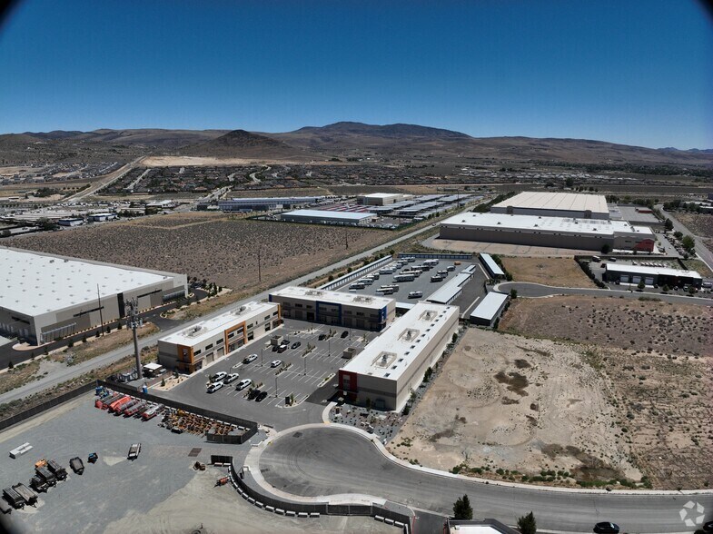 180 Design Pl, Sparks, NV à louer - Communauté Matterport - Image 2 de 14