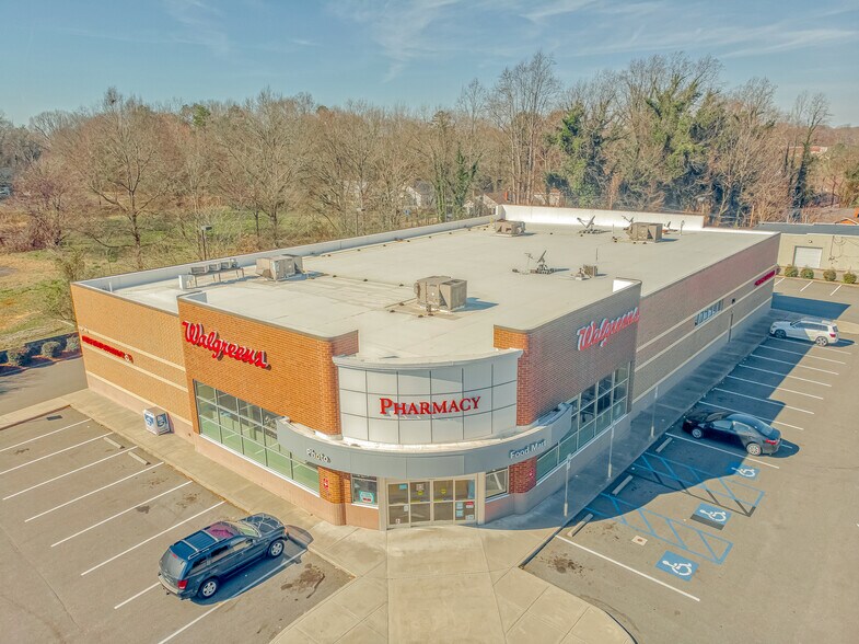 1170 E Marion St, Shelby, NC à louer - Photo du bâtiment - Image 2 de 6