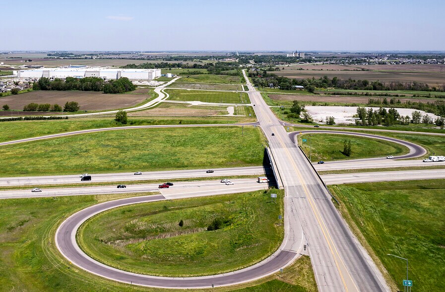 6062 NE 72 Street, Bondurant, IA à vendre - Photo du bâtiment - Image 3 de 4