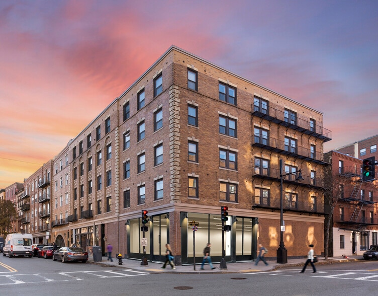 454-464 Hanover St, Boston, MA for sale - Building Photo - Image 1 of 24