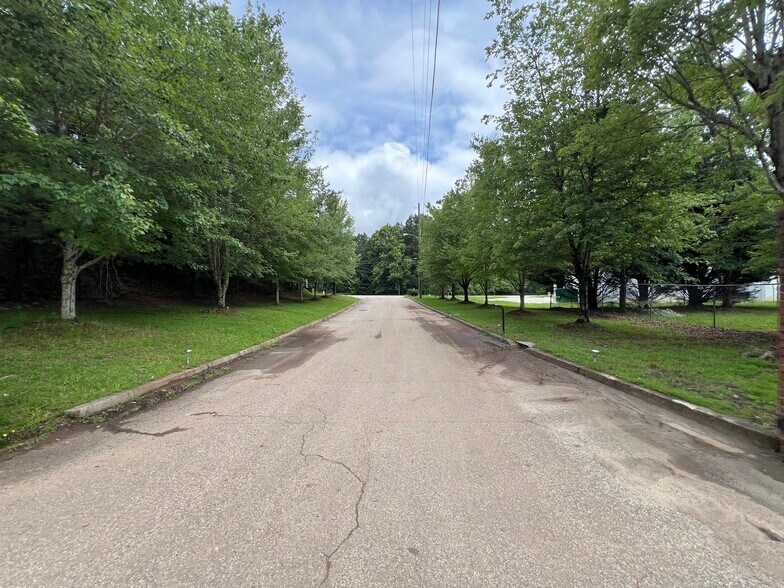 2103 Winder Hwy, Dacula, GA à louer - Photo du bâtiment - Image 3 de 16