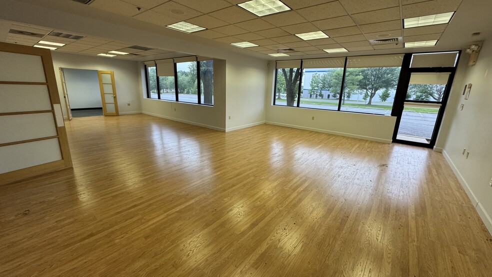 3864 Courtney St, Bethlehem, PA for lease - Interior Photo - Image 3 of 30