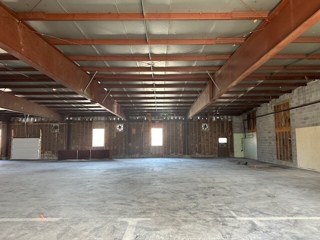 633 Mill St, Watertown, NY à vendre - Photo intérieure - Image 2 de 2