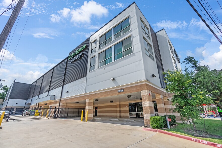 7557 Greenville Ave, Dallas, TX à louer - Photo du bâtiment - Image 2 de 8