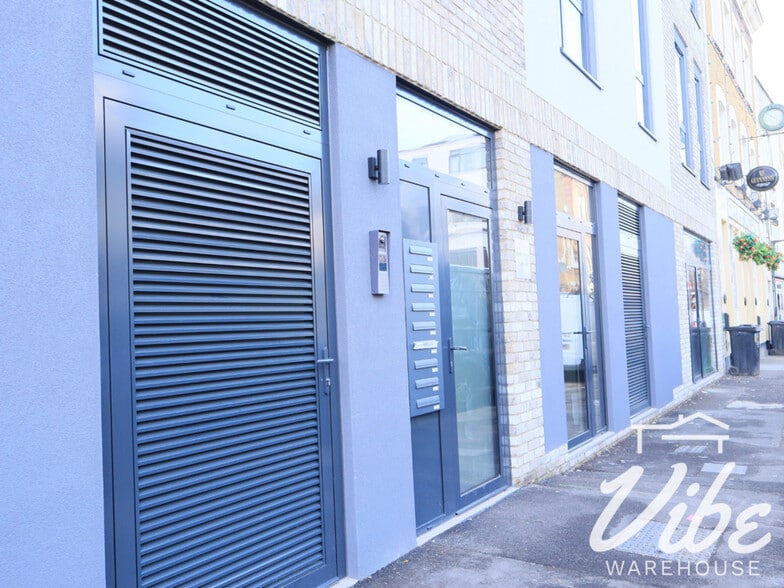 10-20 Windus Rd, London for lease - Building Photo - Image 3 of 7