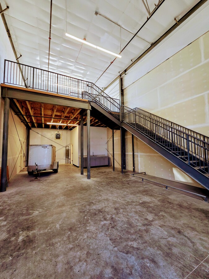 13833 E Briarwood Ave, Centennial, CO 80112 - Unit B2 -  - Interior Photo - Image 1 of 6