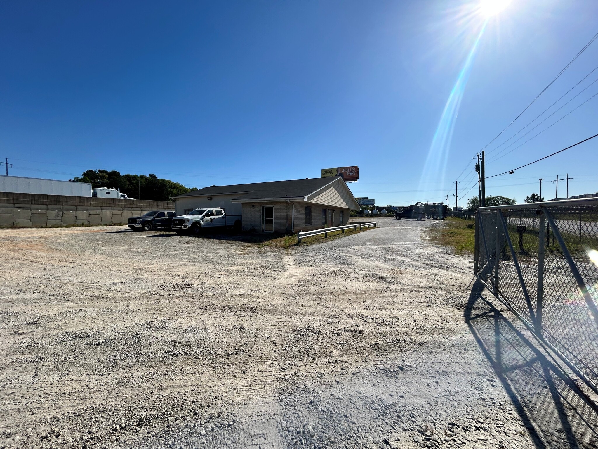 87 Royal Dr, Forest Park, GA for lease Building Photo- Image 1 of 7