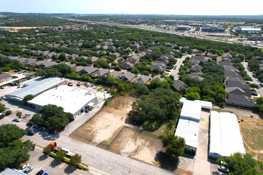 13306 Western Oak Dr, Helotes, TX à vendre - Photo du bâtiment - Image 1 de 8