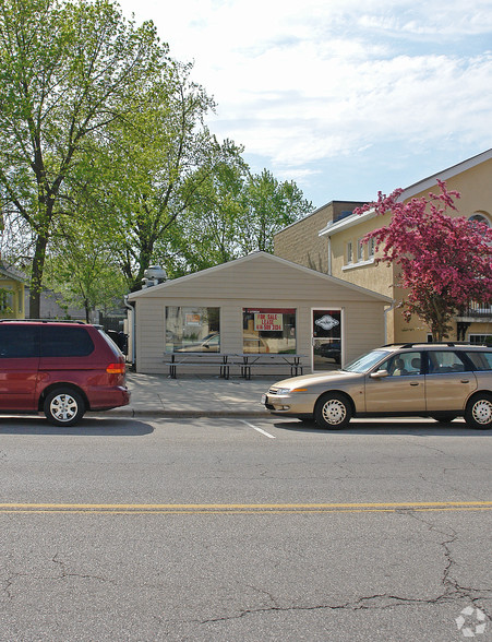 109 W Main St, Palmyra, WI à vendre - Photo du bâtiment - Image 1 de 1