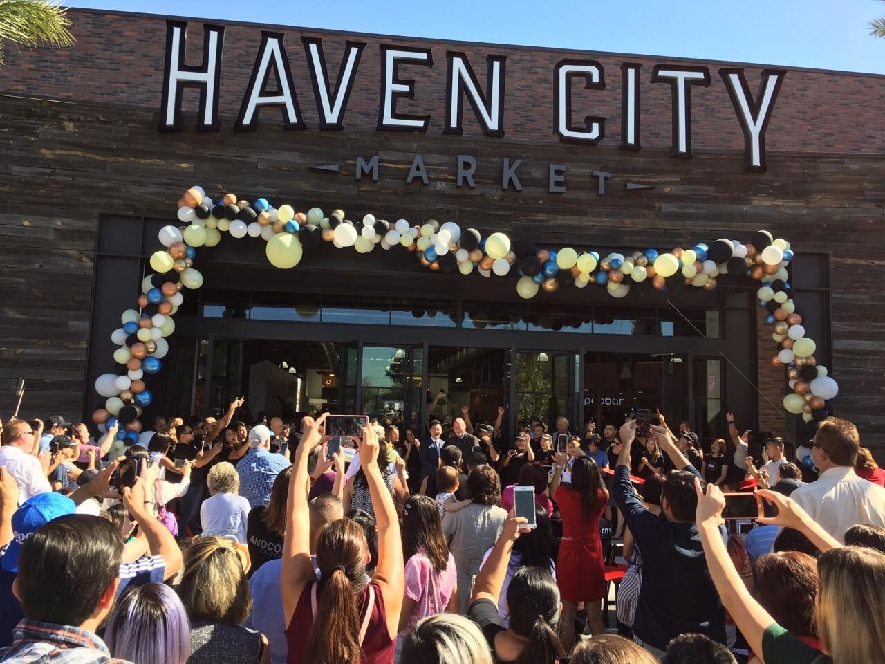 Haven & Arrow, Rancho Cucamonga, CA à louer Photo du bâtiment- Image 1 de 2
