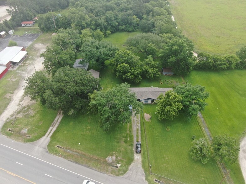 6131 Highway 146, Dayton, TX à vendre - Photo du bâtiment - Image 2 de 24