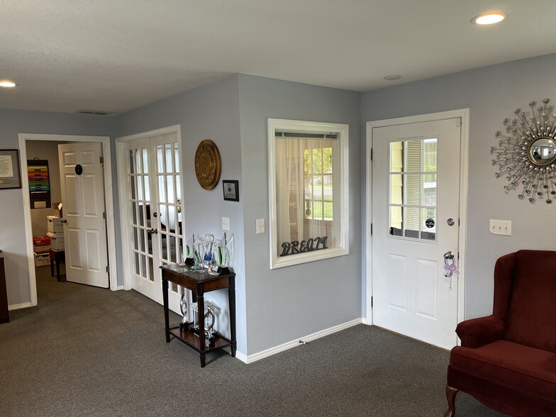 27 N Morain St, Kennewick, WA à vendre - Photo intérieure - Image 2 de 14