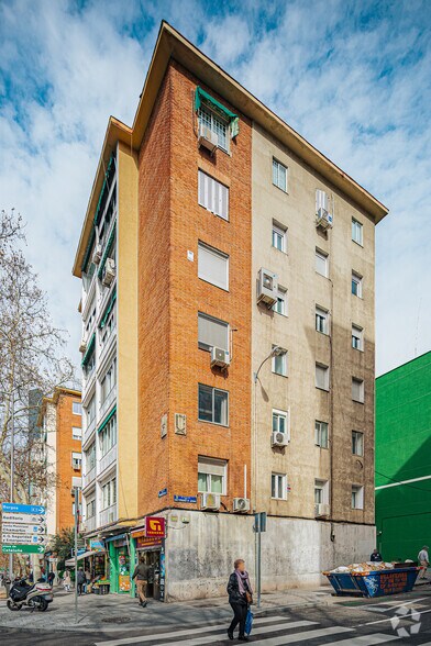 Calle de Francisco Silvela, 92, Madrid, Madrid à louer - Photo du bâtiment - Image 2 de 2