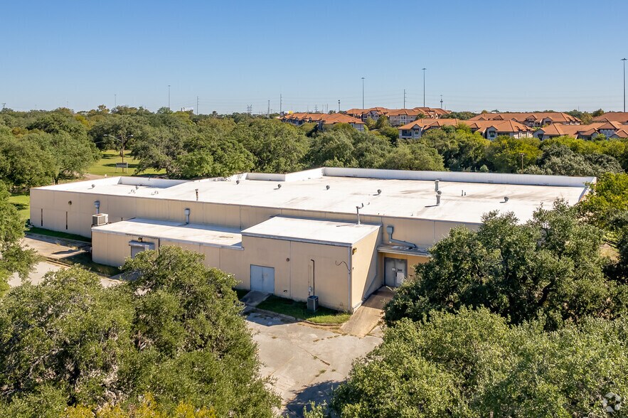 7415 Circle S Rd, Austin, TX à louer - Photo du bâtiment - Image 3 de 3