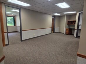 19232 Evans St NW, Elk River, MN for lease Interior Photo- Image 1 of 7