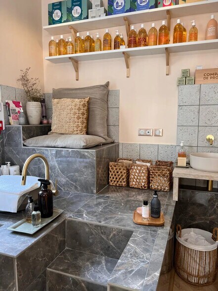 Boulevard Du Docteur Rodocanachi, Marseille for lease - Interior Photo - Image 3 of 5