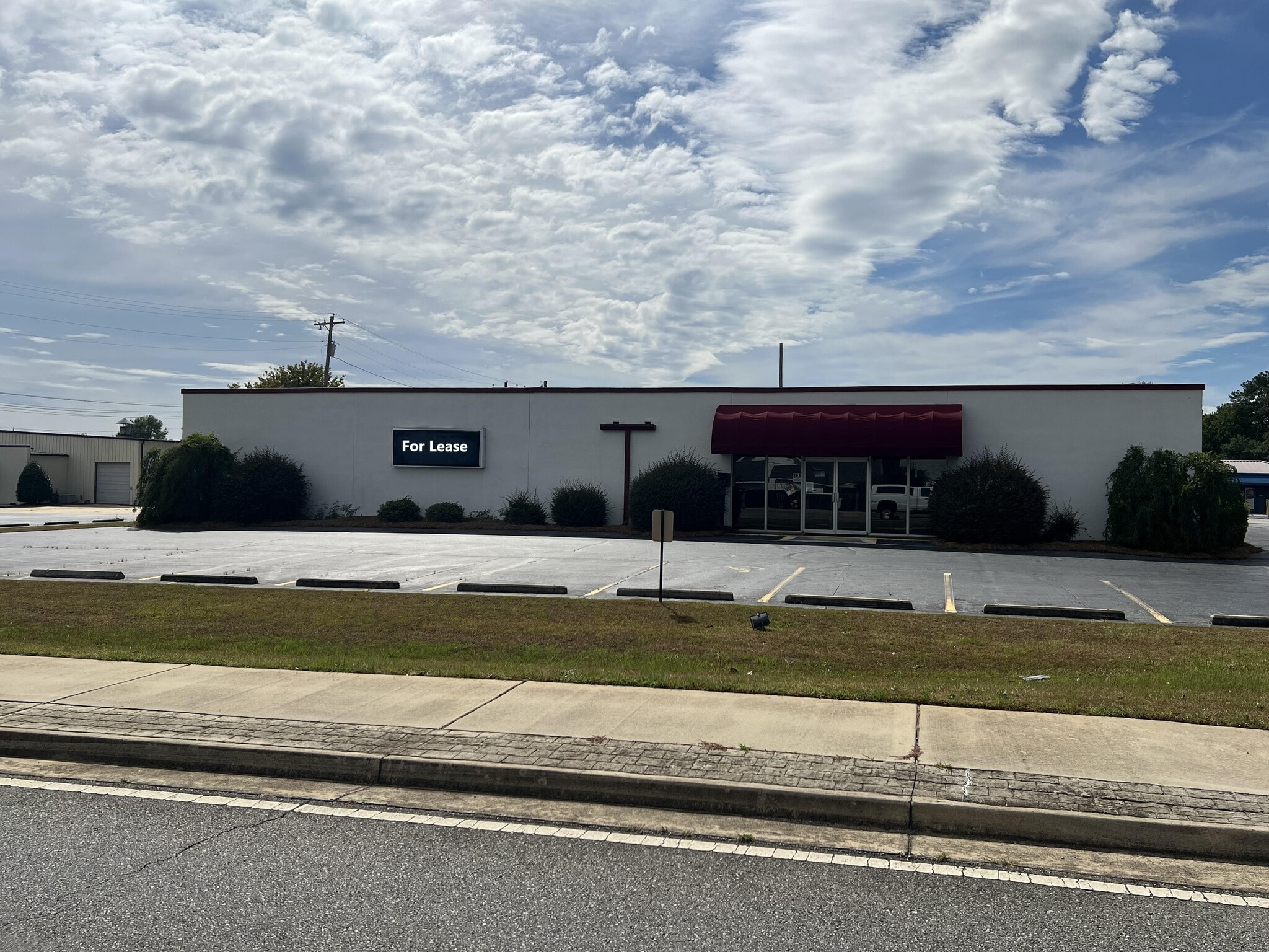 949 Carl Vison Parkway, Centerville, GA for lease Building Photo- Image 1 of 28