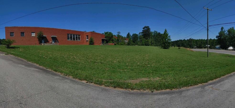 265 School Dr, Victoria, VA for sale - Primary Photo - Image 1 of 28