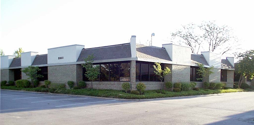 2366-2380 Schuetz Rd, Maryland Heights, MO à vendre - Autre - Image 3 de 11