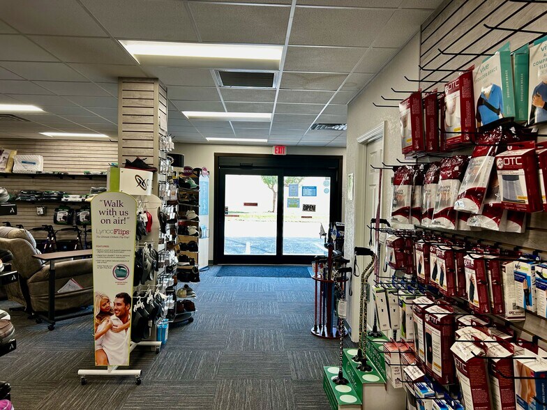 1156 Jasper St, Largo, FL à vendre - Photo intérieure - Image 2 de 13