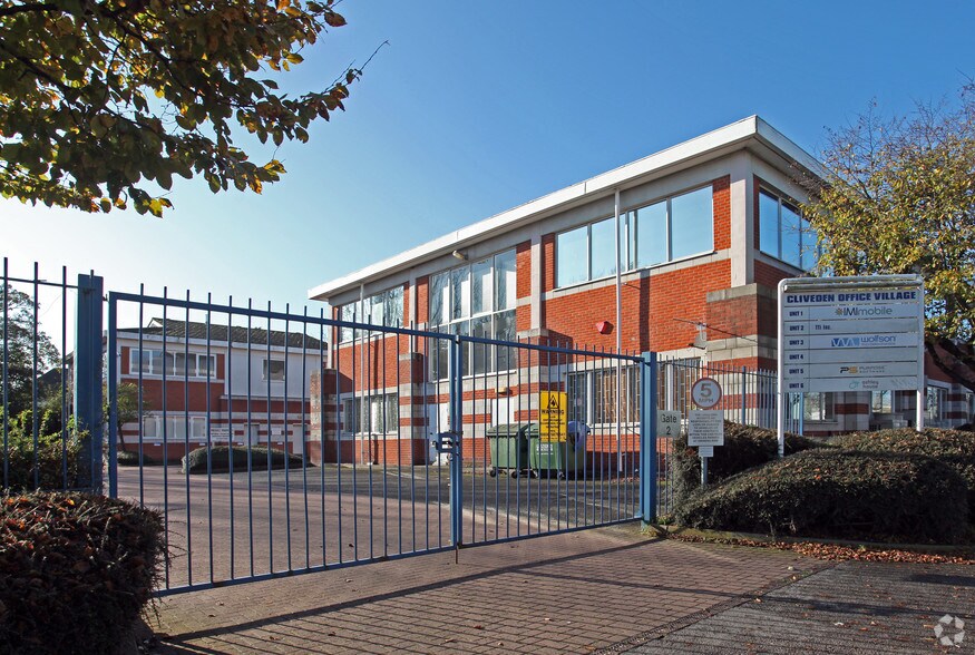 Lancaster Rd, High Wycombe à louer - Photo du bâtiment - Image 3 de 3