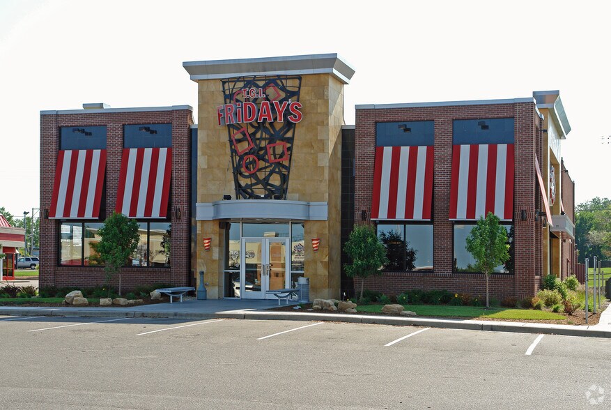 3087 White Bear Ave N, Maplewood, MN for lease - Building Photo - Image 2 of 3