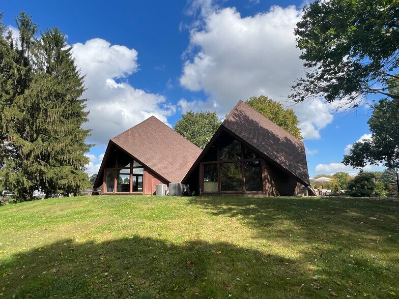 10804 Wilkshire Blvd, Bolivar, OH à vendre - Photo du bâtiment - Image 3 de 22
