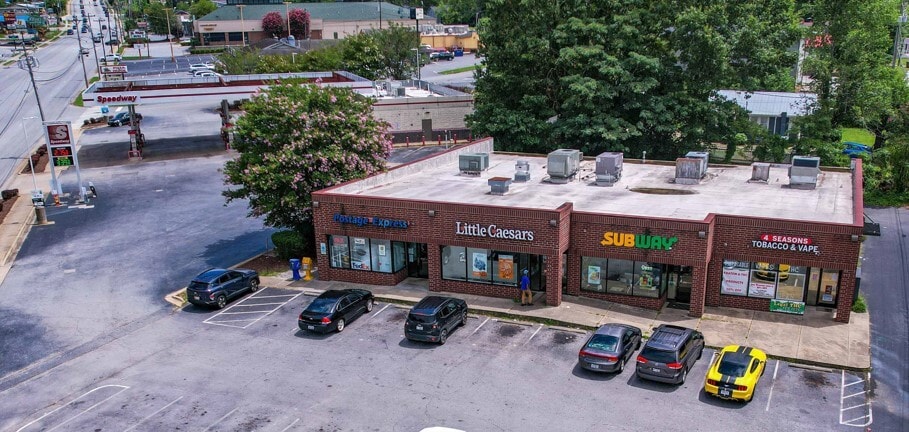 671 Spartanburg Hwy, Hendersonville, NC for sale - Building Photo - Image 1 of 10