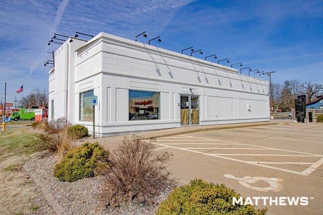 Plus de détails pour 2943 18th Ave, Rock Island, IL - Commerce de détail à vendre