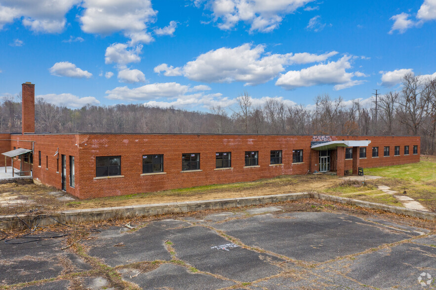 58 Old Grays Bridge Rd, Brookfield, CT for sale - Primary Photo - Image 1 of 1